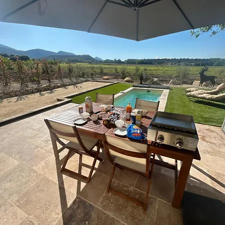 Holiday home Cabanon Douillet Les Vignes