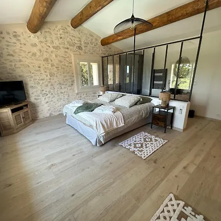 Cabanon Douillet Les Vignes * Rousset-les-Vignes